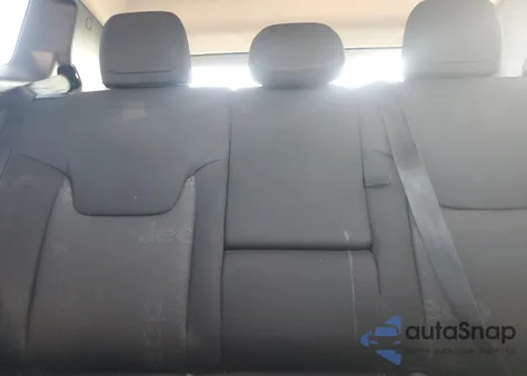 2016 Jeep Renegade Latitude z USA, uszkodzony, nr VIN ZACCJBBT8GPC99805